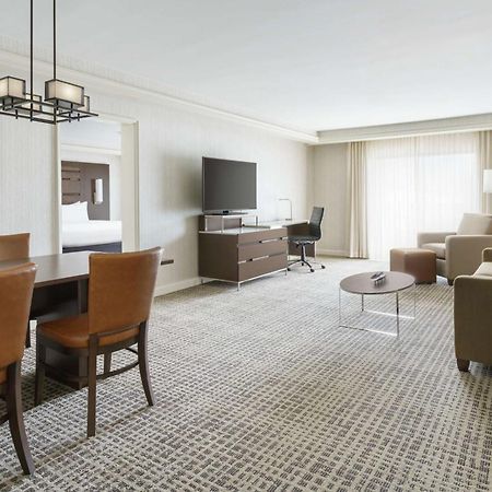 Hotel Doubletree By Hilton Colorado Springs Esterno foto