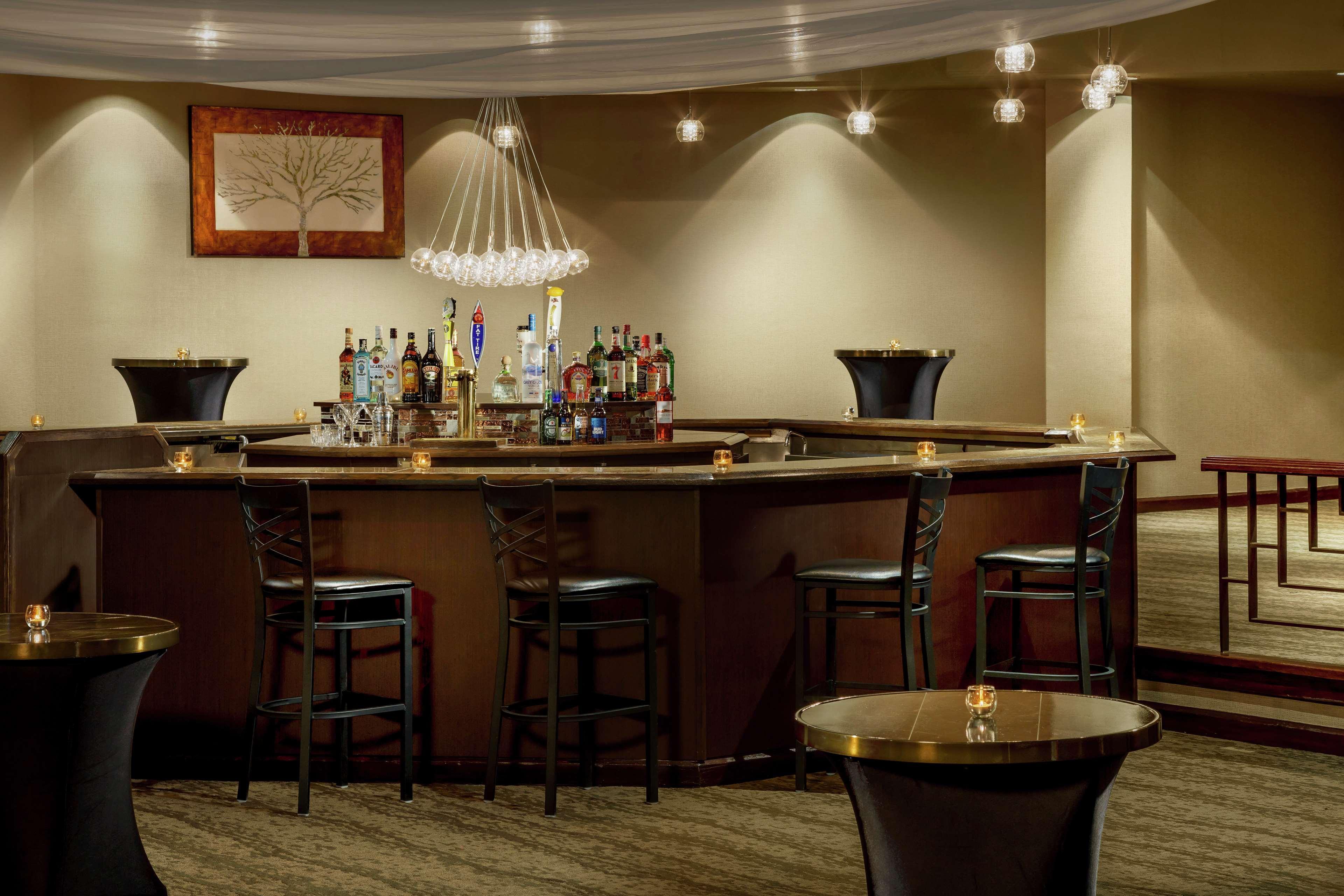 Hotel Doubletree By Hilton Colorado Springs Esterno foto