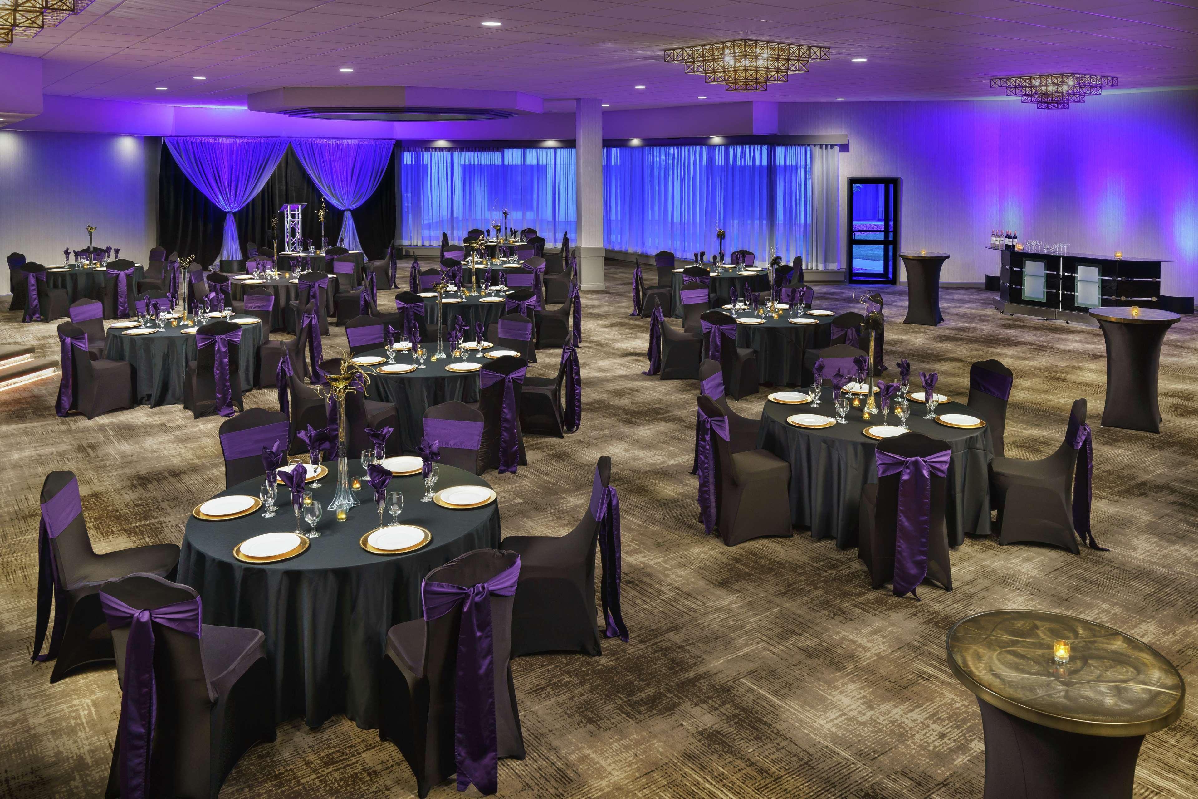 Hotel Doubletree By Hilton Colorado Springs Esterno foto