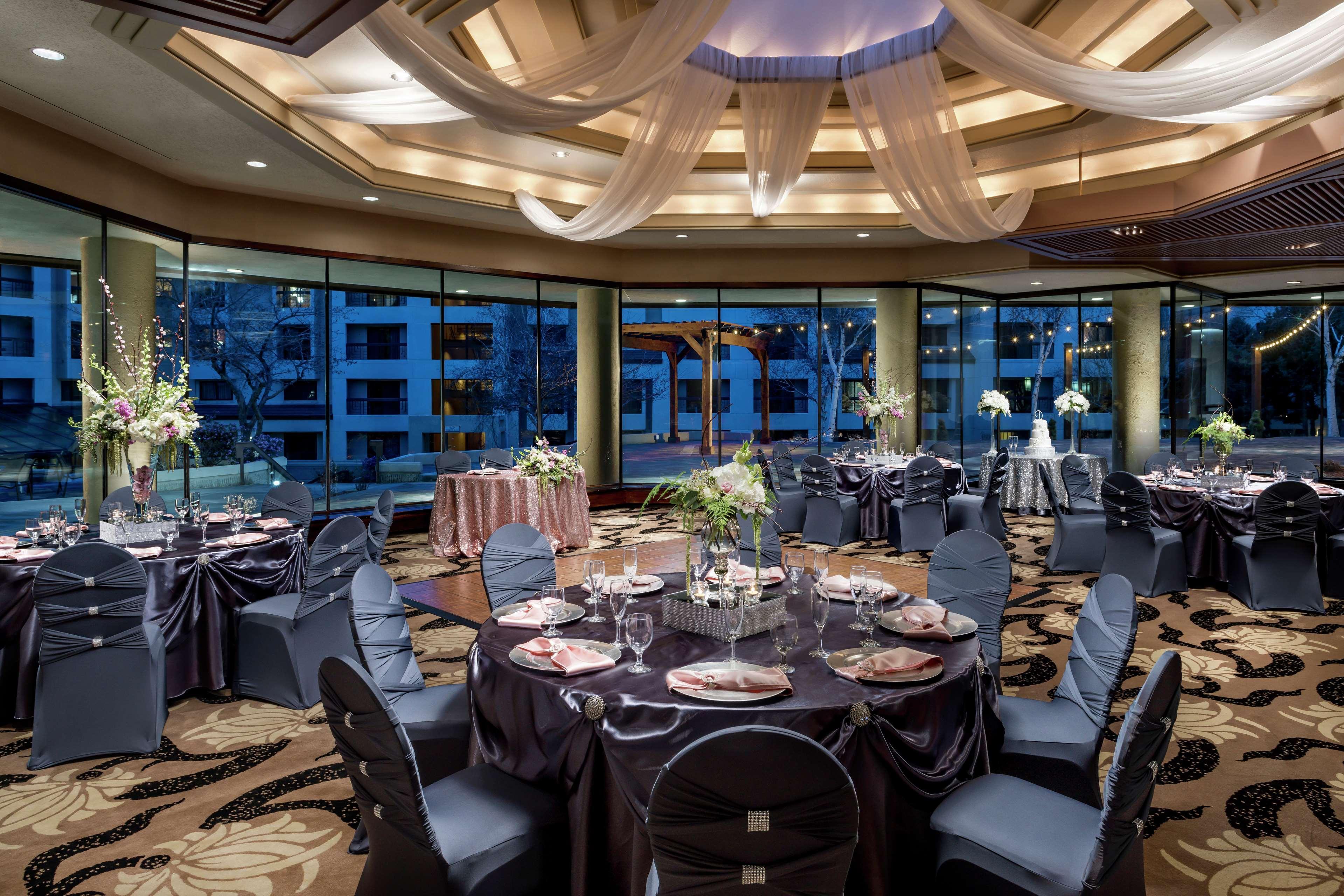Hotel Doubletree By Hilton Colorado Springs Esterno foto