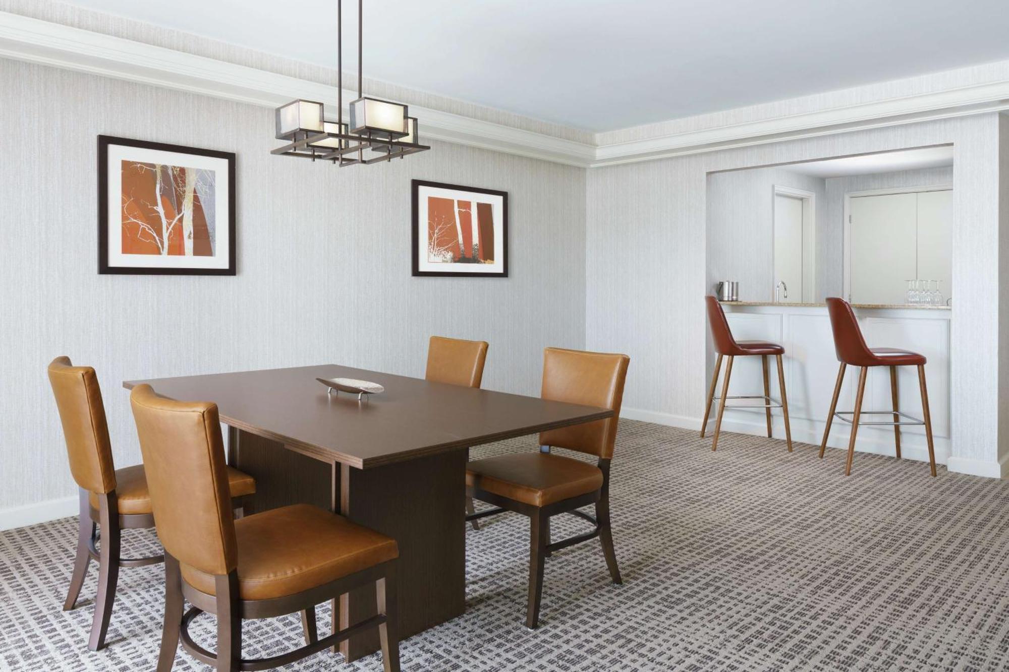 Hotel Doubletree By Hilton Colorado Springs Esterno foto