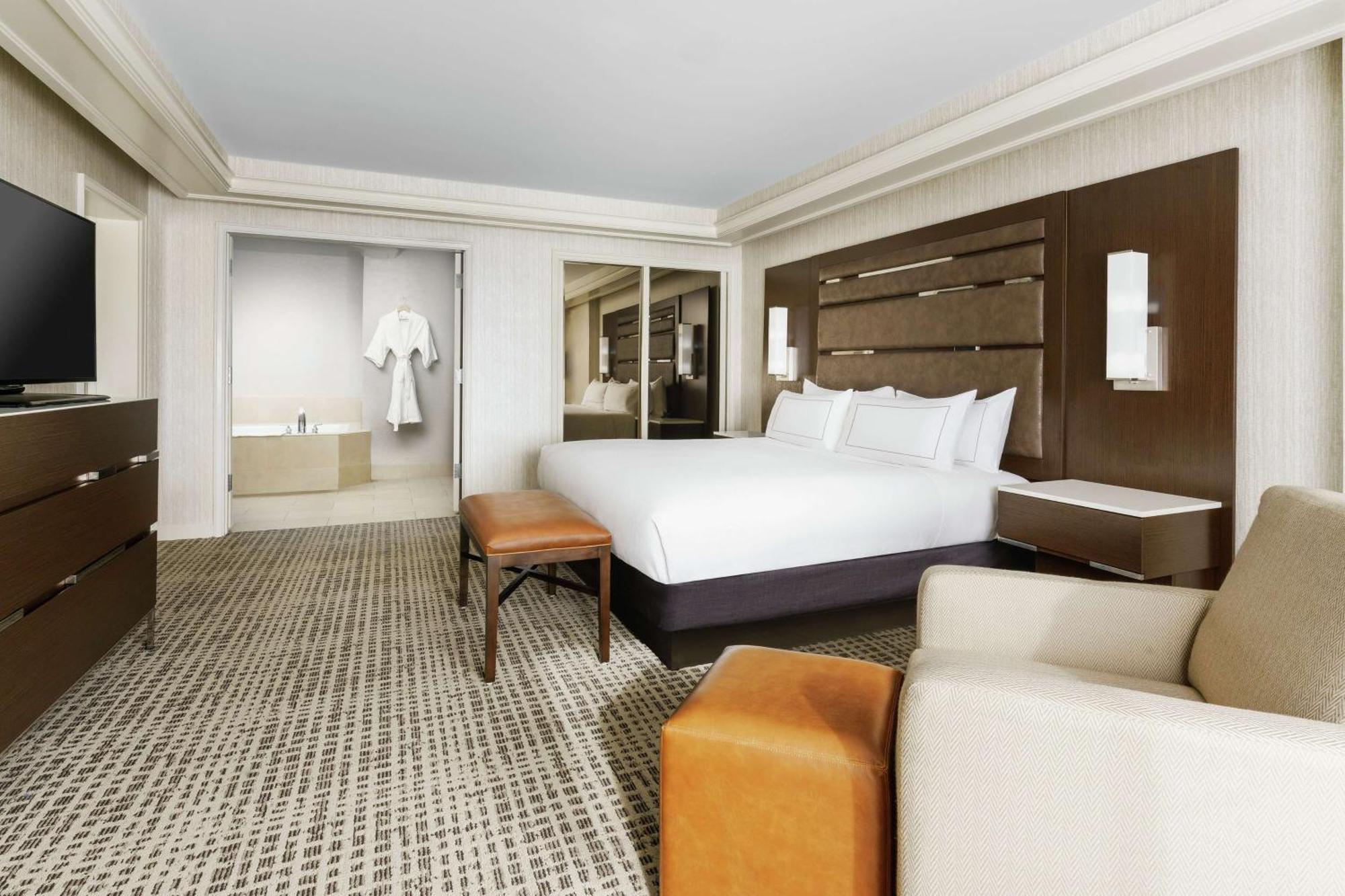 Hotel Doubletree By Hilton Colorado Springs Esterno foto