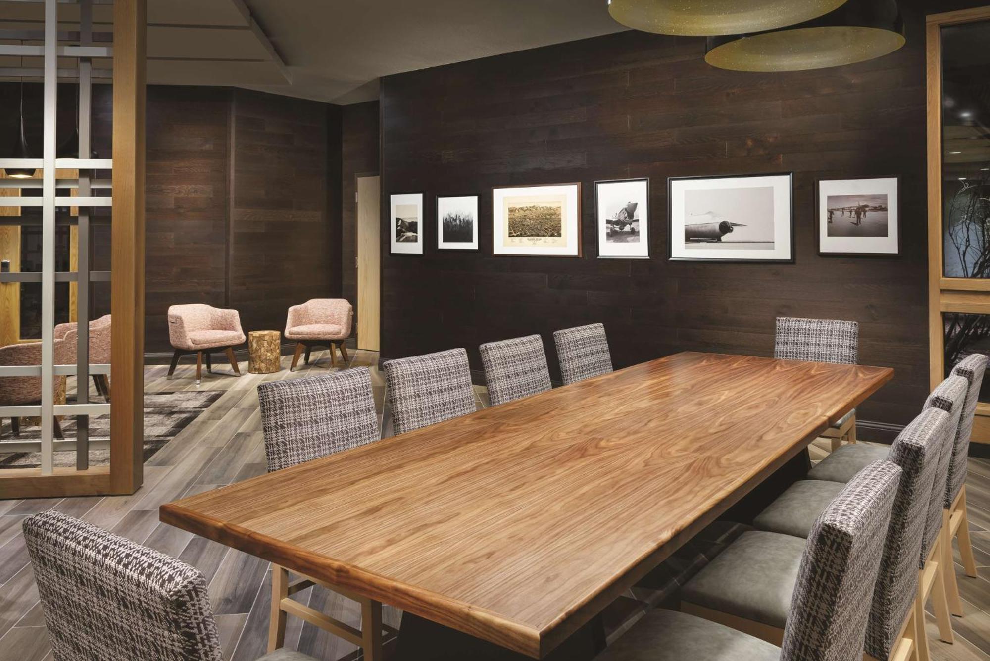 Hotel Doubletree By Hilton Colorado Springs Esterno foto