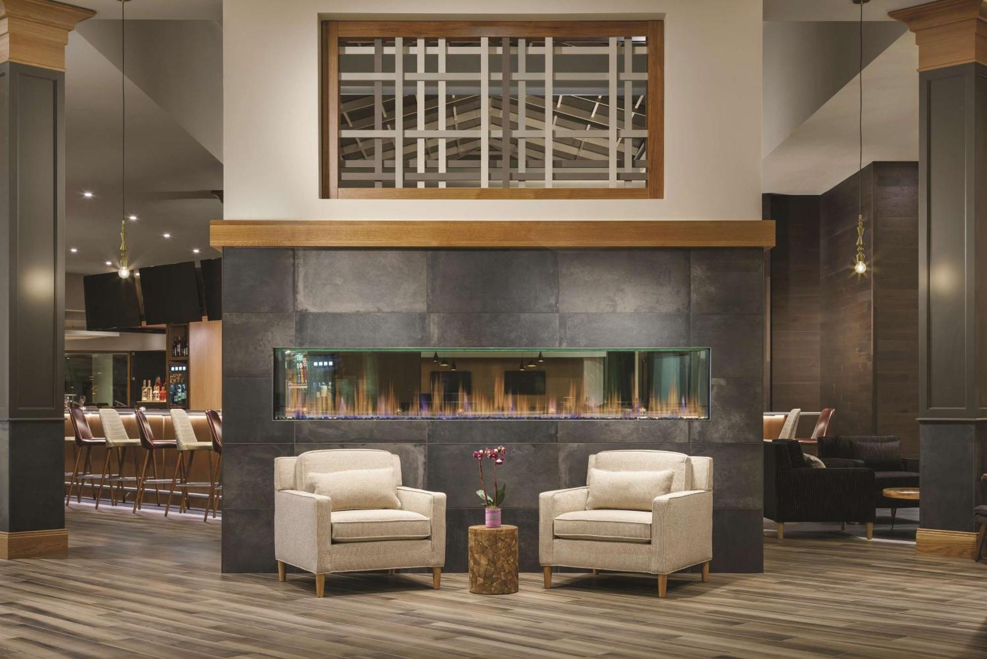 Hotel Doubletree By Hilton Colorado Springs Esterno foto
