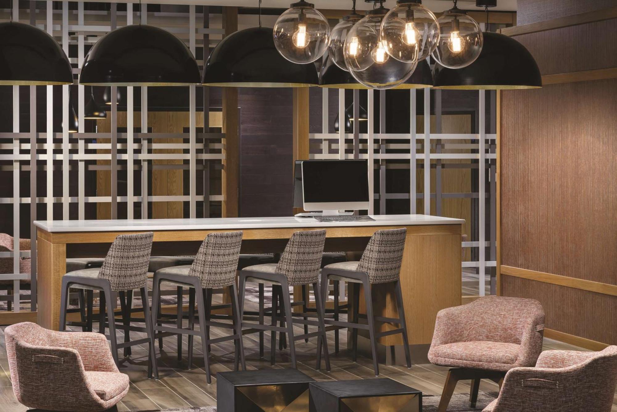 Hotel Doubletree By Hilton Colorado Springs Esterno foto